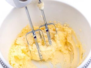 Ini Aturan Mengocok Mentega Agar Kue Mengembang Sempurna Ini Aturan Mengocok Mentega Agar Kue Mengembang Sempurna