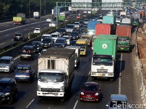 Truk Dilarang Masuk Tol Cikampek Saat Jam Sibuk, Ini Kata Pengusaha