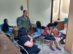 Masih Ada Perempuan Berpraktik di Warung Remang di Situbondo