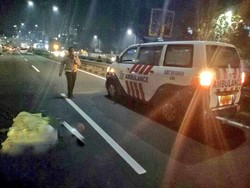 Kecelakaan Mobil dan Pejalan Kaki di Tol Cawang, 1 Orang Tewas
