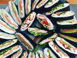 Sudah Tahu? Ini Kegilaan Baru Pencinta Sushi, Makan Sushi Sandwich