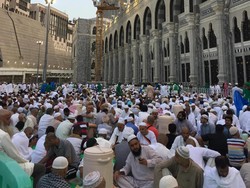 Ramadan di Saudi: Siang Jadi Malam hingga Tarawih 10 Juz