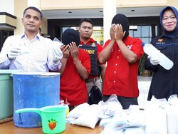 Legen Laris Manis di Surabaya itu Ternyata Dibuat dari Air Mentah