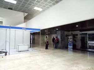 Polisi Cek Lokasi Kebakaran di Gedung Nusantara II DPR/MPR