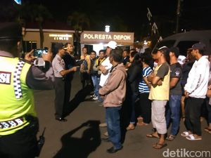 Petugas Gabungan Razia Preman di Depok, 81 Orang Diamankan