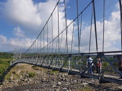 Penampakan Jembatan Gantung yang Diresmikan Jokowi di Temanggung