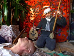 Hidayah Islam Mengetuk Hati Pria Austria Melalui Musik