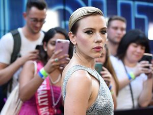 Baru Resmi Cerai, Scarlett Johansson Gandeng Cowok Baru