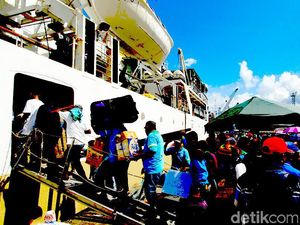 Waspada! Ada Oknum Jual Tiket Mahal Tak Resmi di Pelabuhan Panjang