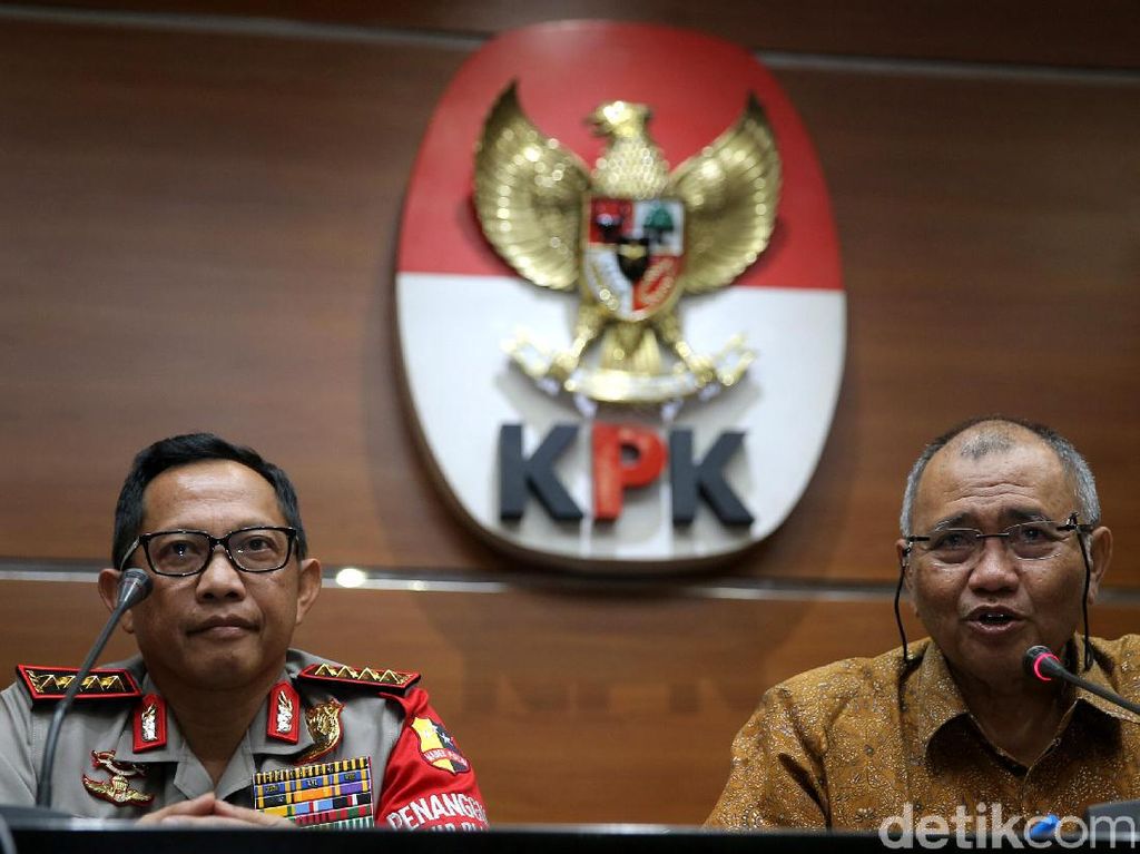 Kapolri: Ada Petunjuk Menarik di Kasus Teror Pimpinan KPK Kapolri: Ada Petunjuk Menarik di Kasus Teror Pimpinan KPK