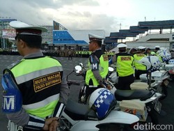 Tim Satgas Murai Macan, Pengurai Kemacetan Saat Mudik di Bayuwangi