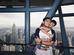 Selamat Hari Ayah! Ini Foto Kedekatan Duda Keren Indonesia Bareng Anak