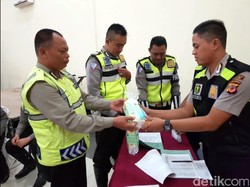 Petugas Gabungan Jaga Jalur Mudik dan Wisata di Sukabumi