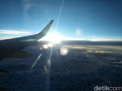 Ini Kenapa Kamu Harus Duduk di Samping Jendela Saat Penerbangan Pertama