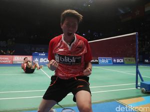 Liliyana dan Debby Pensiun Bareng, Pelatih Pusing 7 Keliling Liliyana dan Debby Pensiun Bareng, Pelatih Pusing 7 Keliling