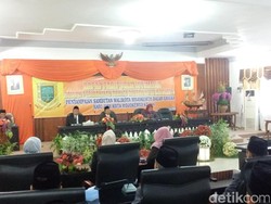 3 Pimpinan DPRD Mojokerto Ditangkap,  Paripurna Tetap Digelar