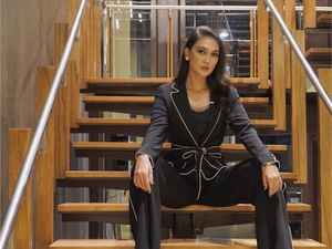 Gaya Fashion Andalan Luna Maya Hingga Raisa Menurut Stylist Mereka