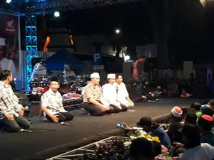 Saat Cak Nun Menyamakan Polisi dengan Alang-alang dan Rumput Liar