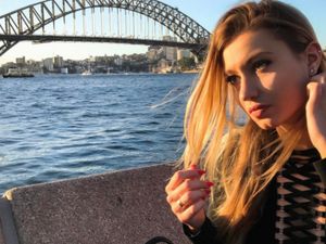 Clarisse, Si Seksi Pelakon Rich Kids of Instagram