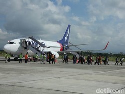 Bupati Anas Apresiasi Pengelola Bandara Blimbingsari
