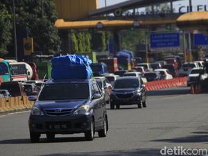 Keluar Tol Cileunyi Mulai Didominasi Pemudik Luar Bandung