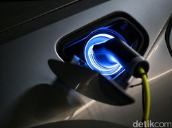 Astra: Kalau Mau Ada Mobil Listrik Harus Berjenjang, Hybrid Dulu