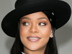 Pacar Baru Rihanna Pebisnis Tampan Asal Arab Saudi