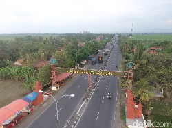 Mengenal Istilah Bus Ngeblong yang Populer di Era Jalur Pantura