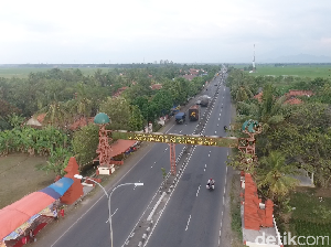 Mengenal Istilah Bus Ngeblong yang Populer di Era Jalur Pantura Mengenal Istilah Bus Ngeblong yang Populer di Era Jalur Pantura