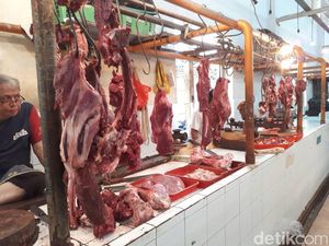 Harga Bawang Putih dan Daging Sapi di DKI Meroket