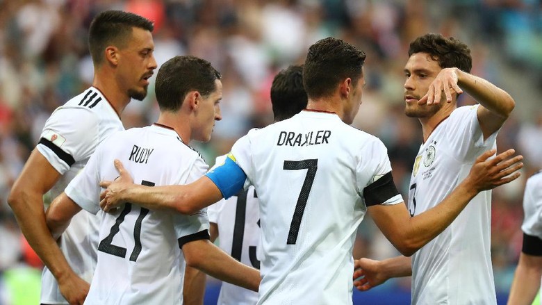 Loew Peringatkan Jerman: Chile Beda Level dengan Australia Loew Peringatkan Jerman: Chile Beda Level dengan Australia