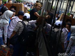 Tarif Kereta Ekonomi Naik, Bagaimana Pelayanannya?