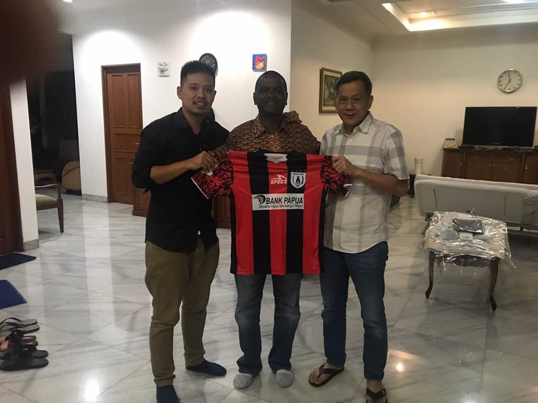 Persipura Pilih Pelatih Asal Brasil untuk Arungi Sisa Liga 1 Persipura Pilih Pelatih Asal Brasil untuk Arungi Sisa Liga 1