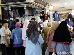 Pasar Tanah Abang Mulai Dipadati Pemburu Busana Lebaran