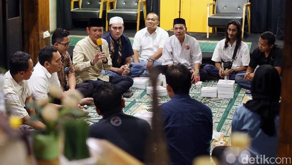 Agus Yudhoyono Buka Bersama Karib AHY