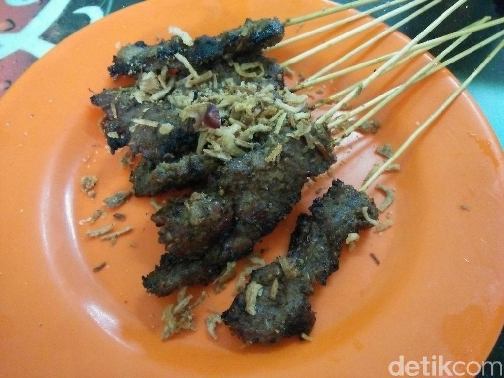Wisata Kuliner Buat Dicoba Kalau Mudik ke Medan: Sate Memeng Wisata Kuliner Buat Dicoba Kalau Mudik ke Medan: Sate Memeng