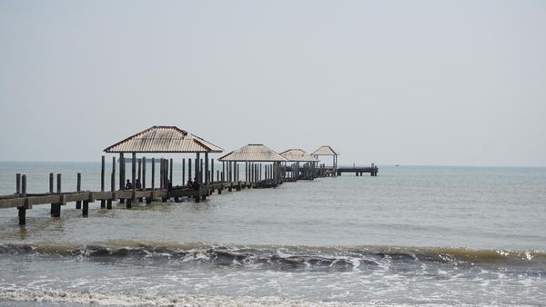 Mudik ke Tegal, Wajib ke Pantai Ini