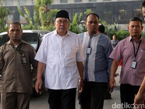 Terjaring OTT, Gubernur Bengkulu Diboyong ke KPK Terjaring OTT, Gubernur Bengkulu Diboyong ke KPK