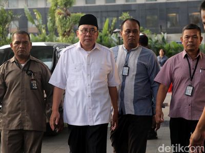 Terjaring OTT, Gubernur Bengkulu Diboyong ke KPK