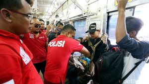 Polisi Gelar Razia Narkoba di KA Commuter Line