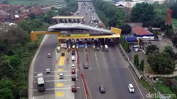 H-5 Lebaran, Gerbang Tol Cileunyi Ramai Lancar