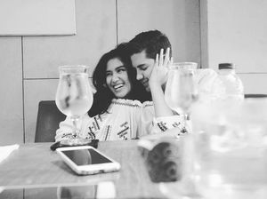 Potret Kemesraan Ochi Rosdiana dan Cemal Faruk