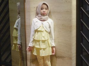 Foto: Penampilan Putri Zaskia Adya Mecca yang Belajar Berhijab, Gemas!