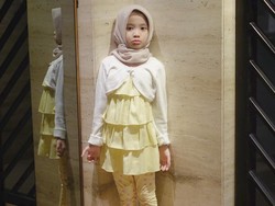 Foto: Penampilan Putri Zaskia Adya Mecca yang Belajar Berhijab, Gemas!