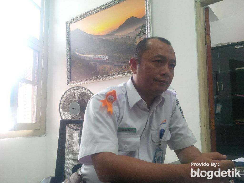 Tiket Kereta Libur Natal dari Bandung Baru Terjual 50 Persen Tiket Kereta Libur Natal dari Bandung Baru Terjual 50 Persen