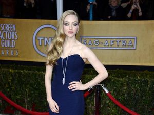 Foto: Pesona Si Seksi Amanda Seyfried dengan Gaun Pesta