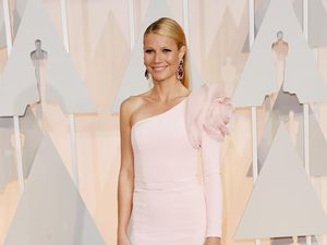 Relationship Goals! Gwyneth Paltrow Makan Bareng Mantan Suami dan Tunangan