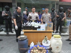 Polisi Tangkap Peracik Miras Oplosan Penyebab 2 Warga Solo Tewas