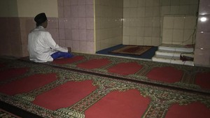 Amalan saat Itikaf pada 10 Hari Terakhir Bulan Ramadan