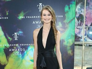 Foto: Cantiknya Behati Prinsloo, Si Victorias Secret Angel